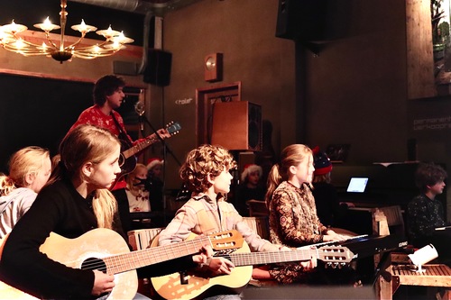 Muziekles in de Kultuurwerkplaats